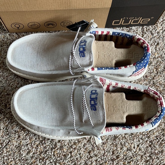 Hey dude Wally patriotic men’s shoes flag NEW Inbx - Picture 3 of 5